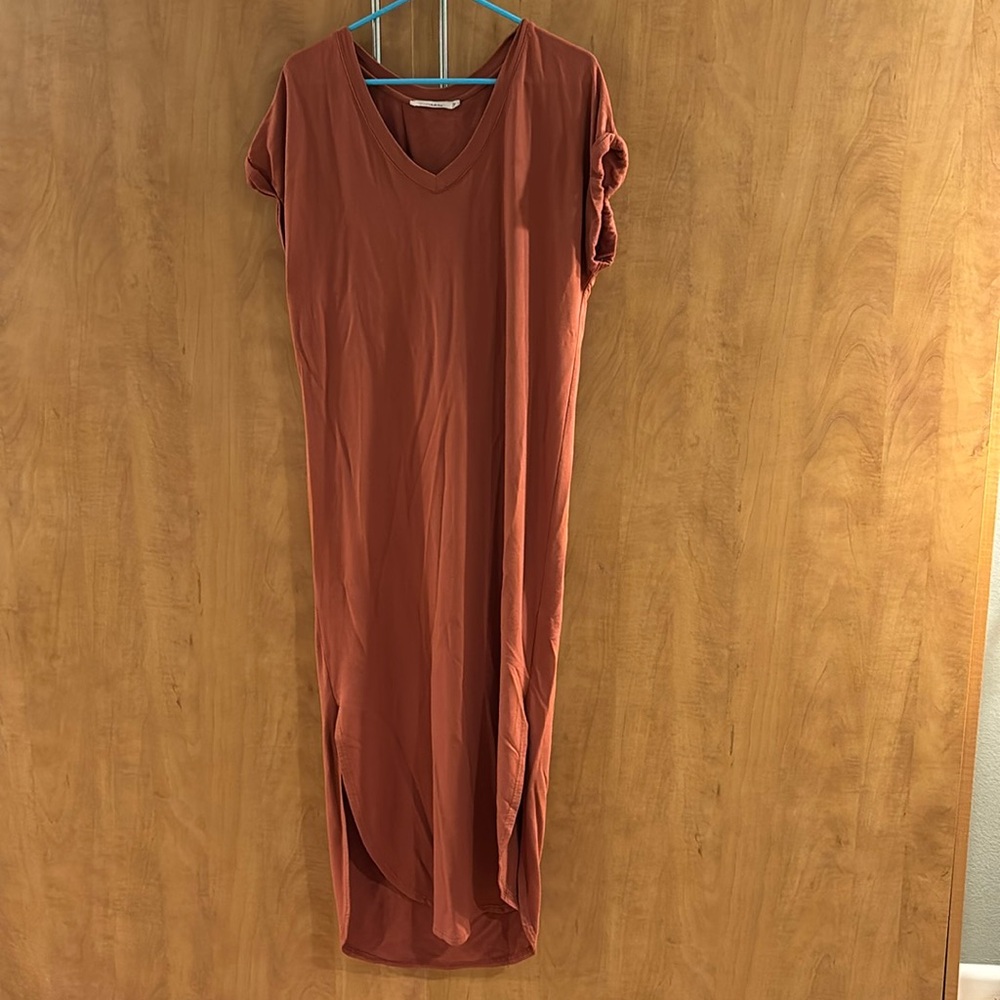 Ellison midi dress. red. Size M.